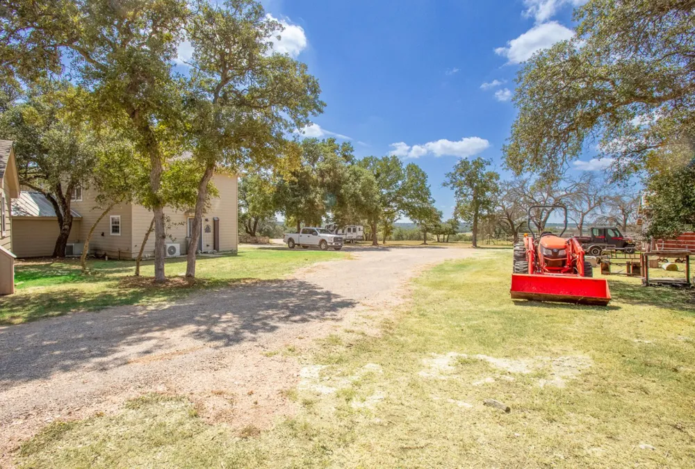 2010 County Road 233 Florence, TX 76527