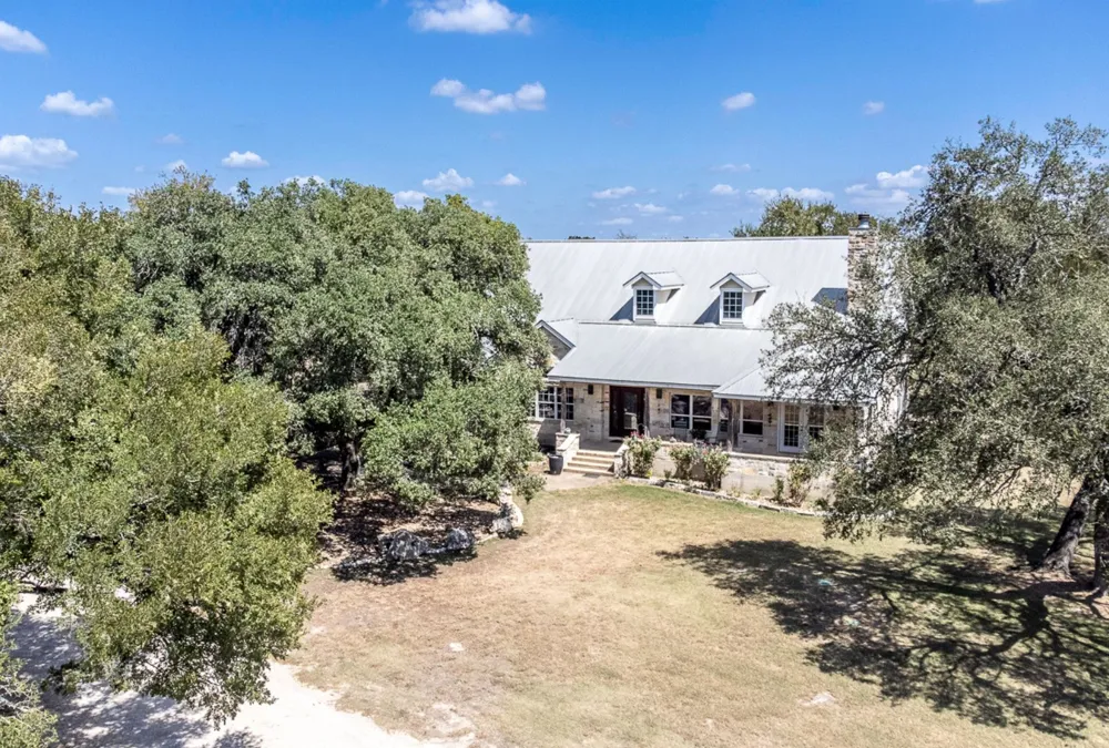 2010 County Road 233 Florence, TX 76527