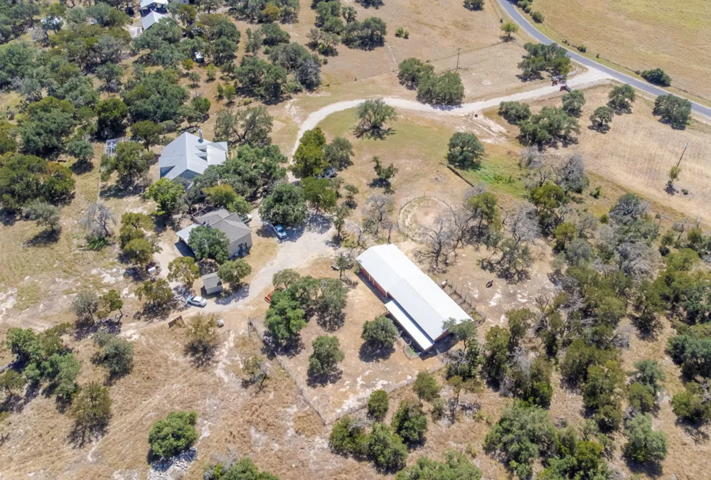 2010 County Road 233 Florence, TX 76527
