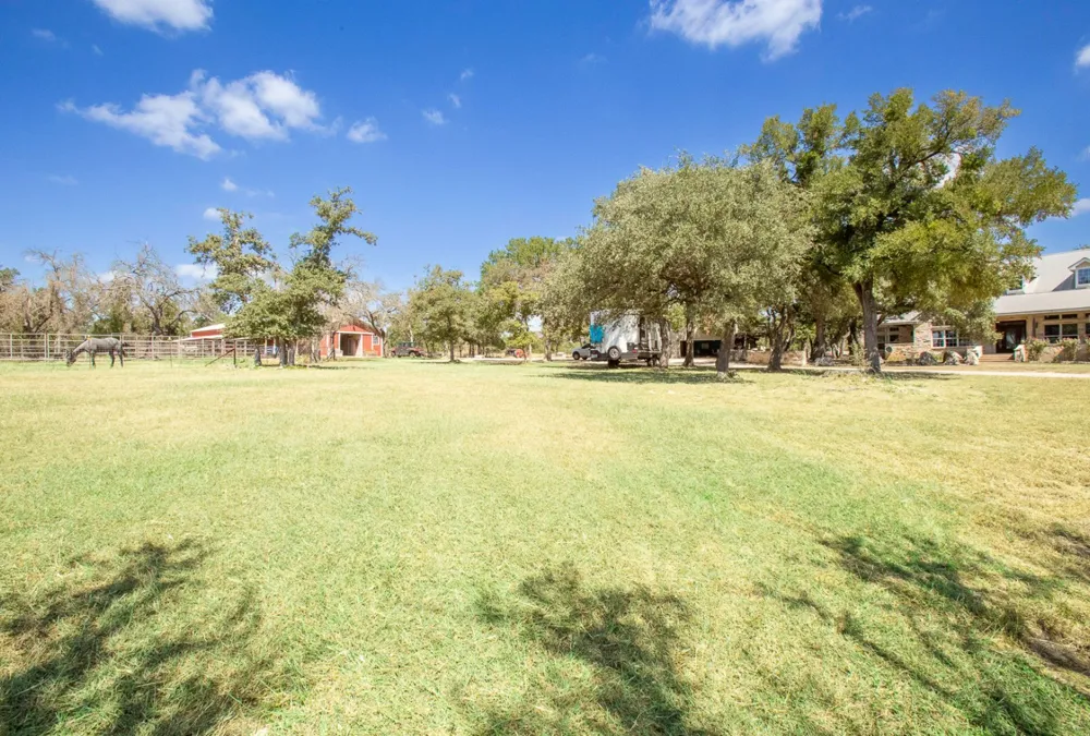 2010 County Road 233 Florence, TX 76527