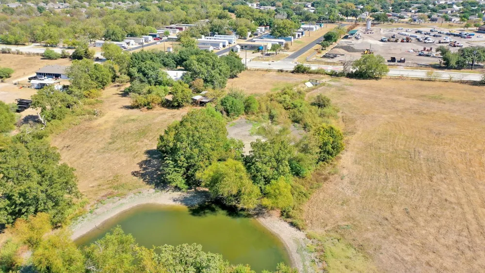 2216 Old Hearne Road Bryan, TX 77803