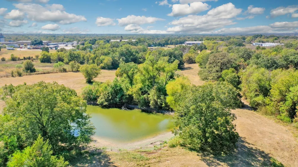2216 Old Hearne Road Bryan, TX 77803