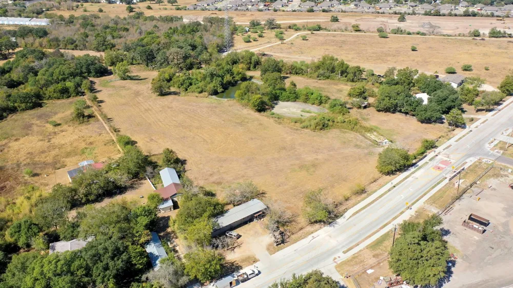 2216 Old Hearne Road Bryan, TX 77803