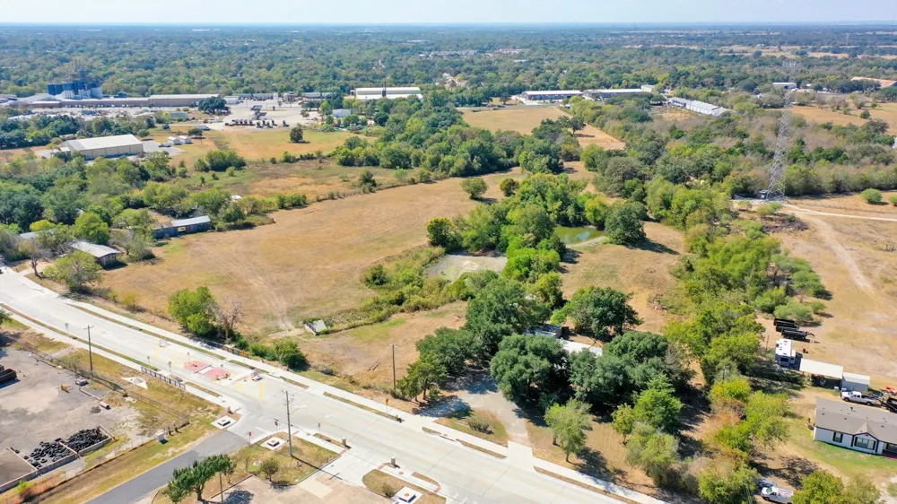 2216 Old Hearne Road Bryan, TX 77803