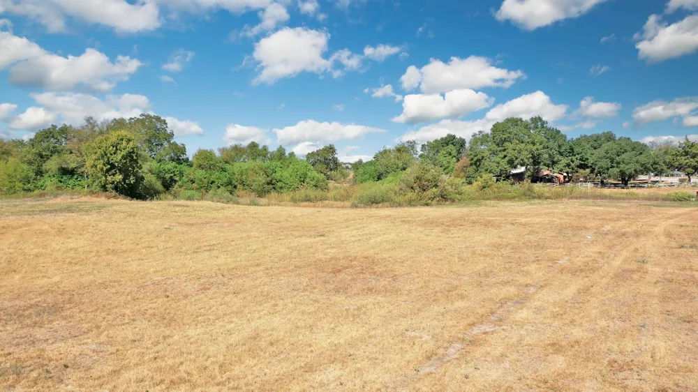 2216 Old Hearne Road Bryan, TX 77803