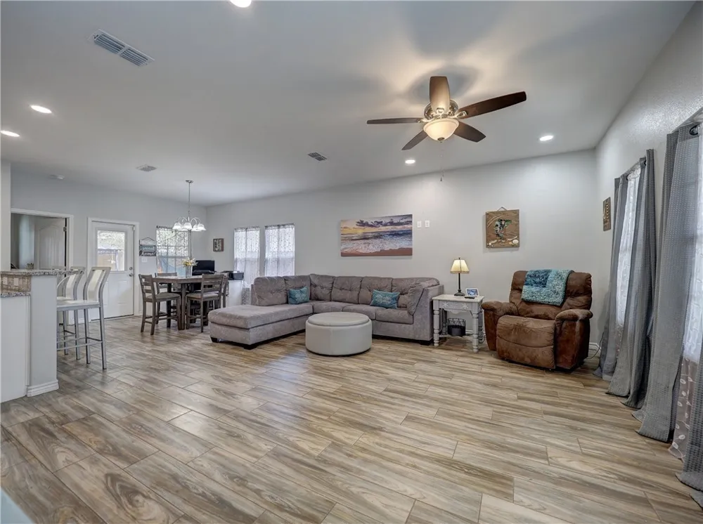 350 10th Street Aransas Pass, TX 78336