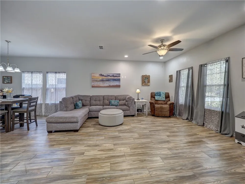 350 10th Street Aransas Pass, TX 78336