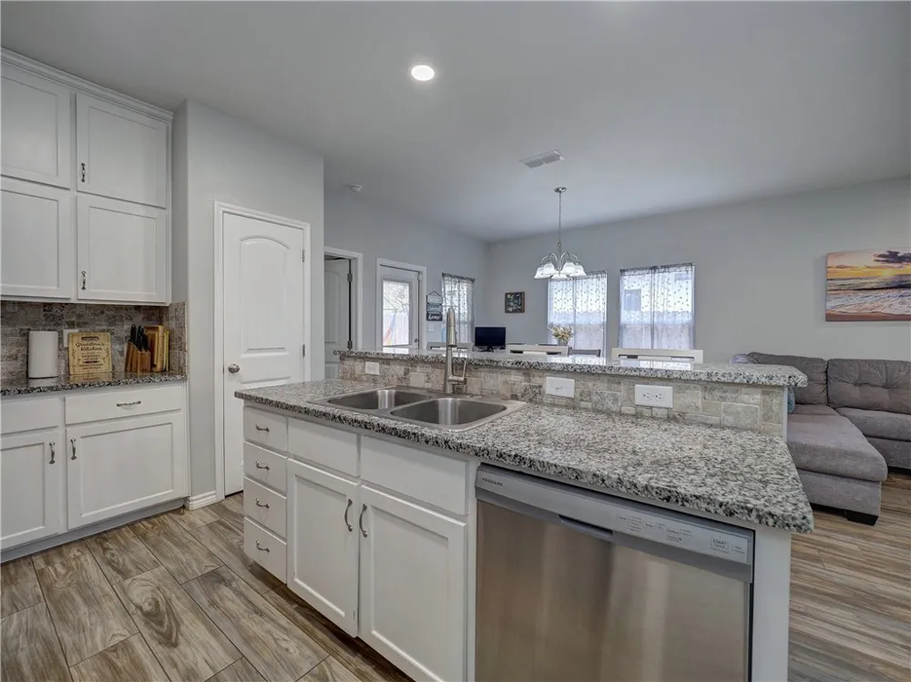 350 10th Street Aransas Pass, TX 78336