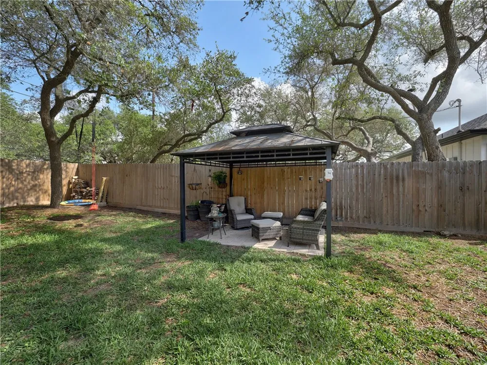 350 10th Street Aransas Pass, TX 78336