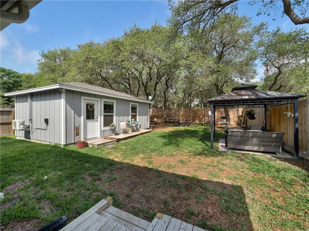 350 10th Street Aransas Pass, TX 78336