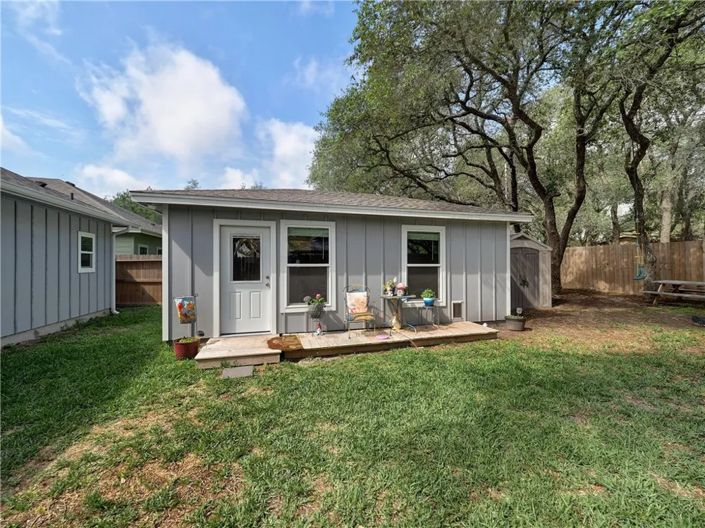 350 10th Street Aransas Pass, TX 78336