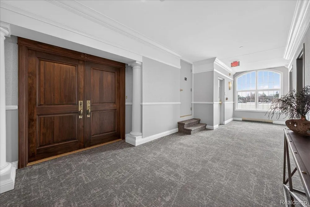 801 W Ann Arbor Trail #301 Plymouth City, MI 48170