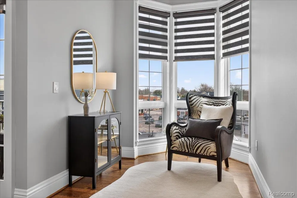 801 W Ann Arbor Trail #301 Plymouth City, MI 48170