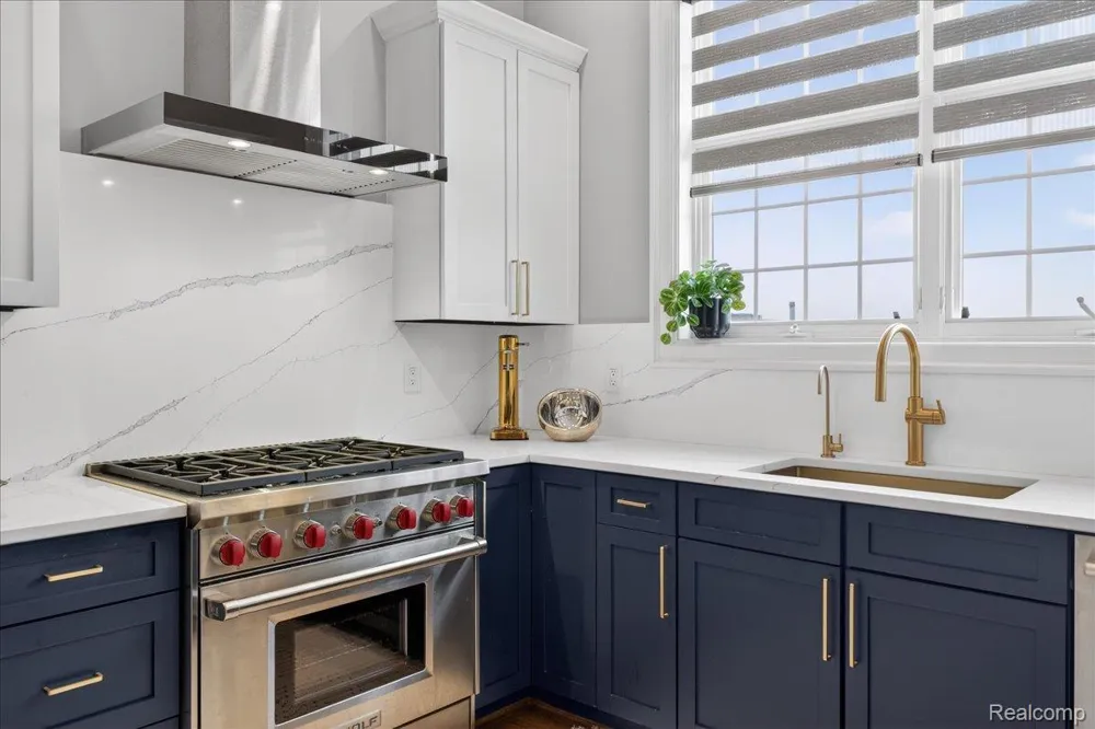 801 W Ann Arbor Trail #301 Plymouth City, MI 48170