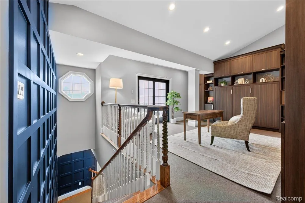 801 W Ann Arbor Trail #301 Plymouth City, MI 48170