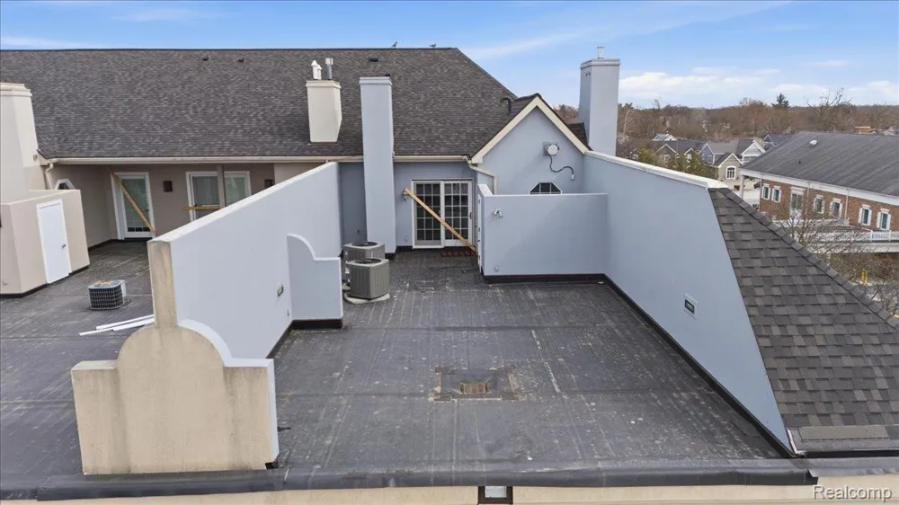 801 W Ann Arbor Trail #301 Plymouth City, MI 48170