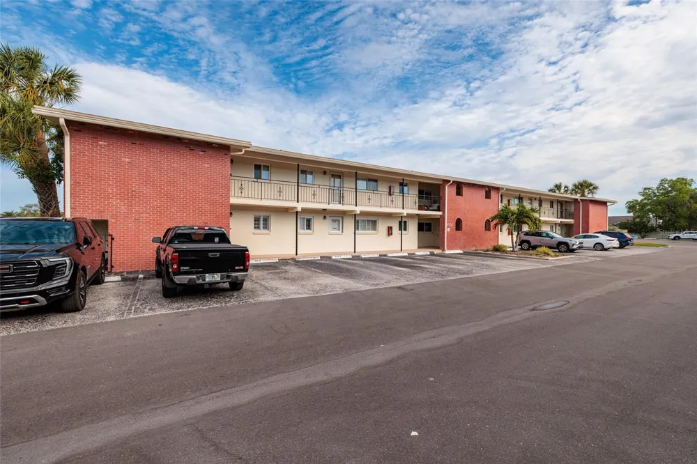 4550 OVERLOOK DRIVE NE #154 St Petersburg, FL 33703