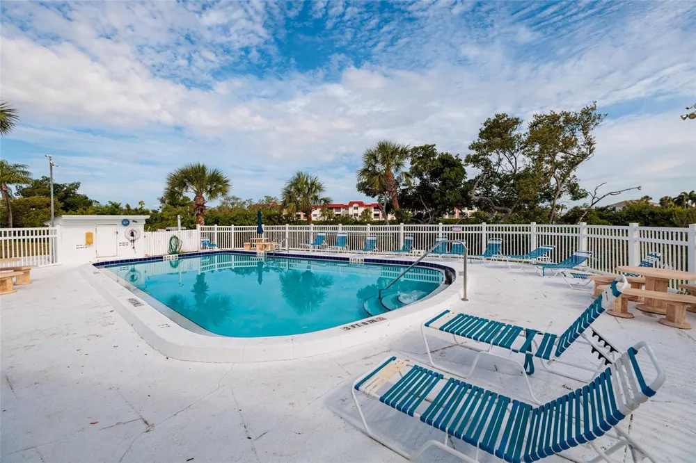 4550 OVERLOOK DRIVE NE #154 St Petersburg, FL 33703