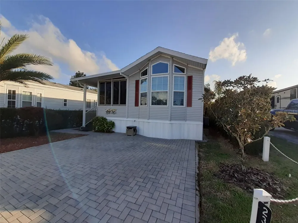 2330 LIMEWOOD AVENUE #051 Clermont, FL 34714
