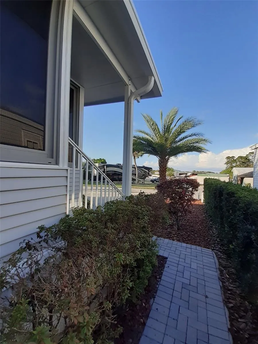 2330 LIMEWOOD AVENUE #051 Clermont, FL 34714
