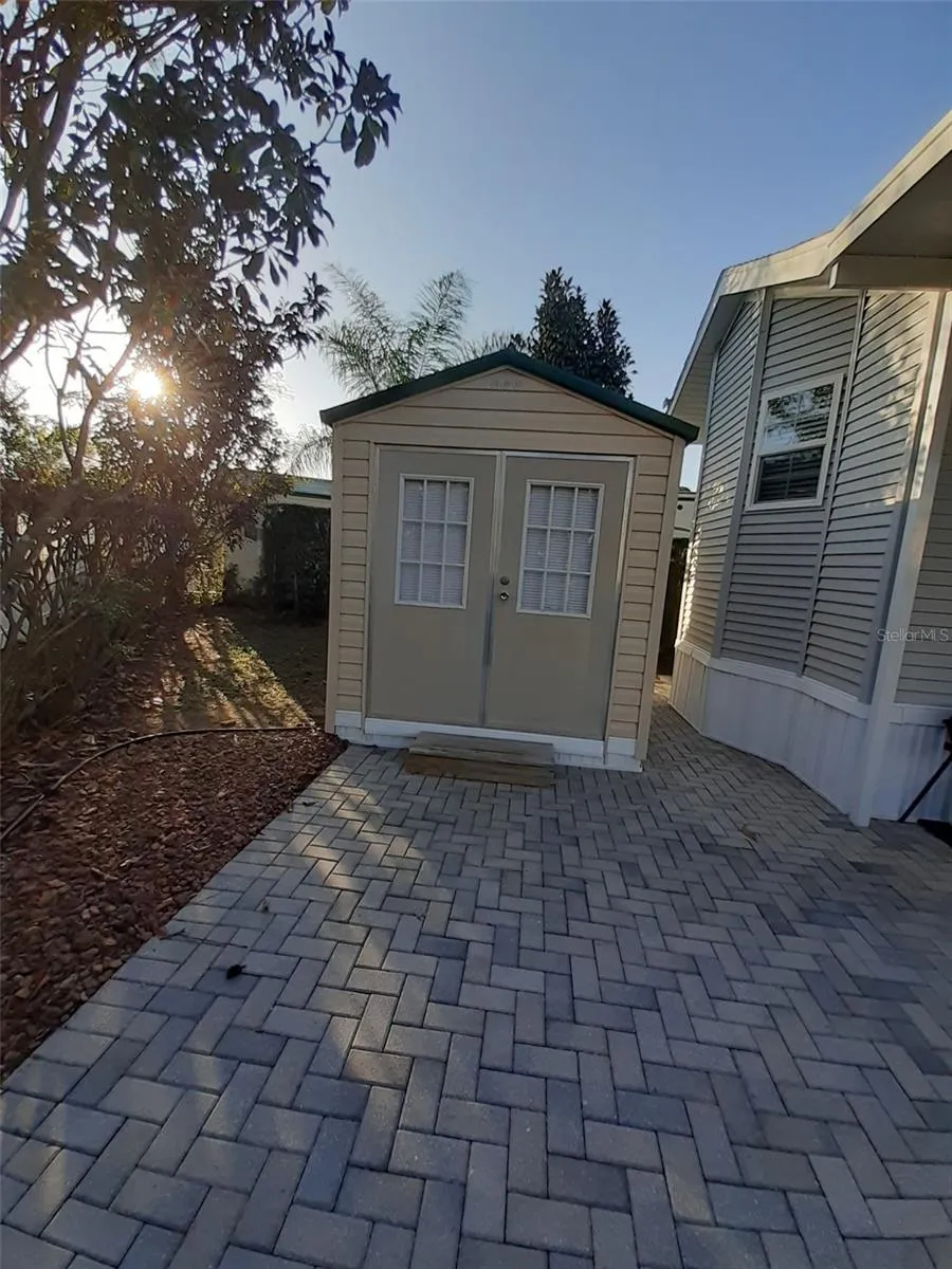 2330 LIMEWOOD AVENUE #051 Clermont, FL 34714