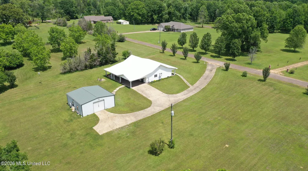 1024 Walker Lane Summit, MS 39666