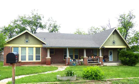 606 S Blackburn