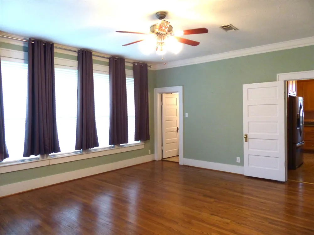 606 S Blackburn Brady, TX 76825