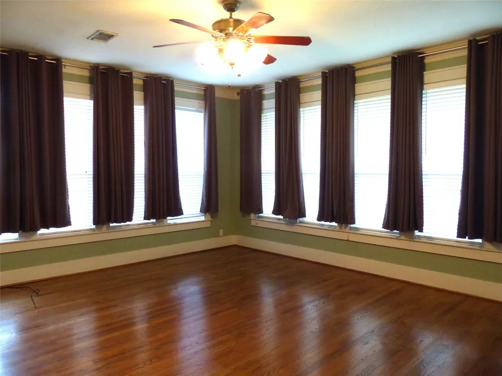606 S Blackburn Brady, TX 76825