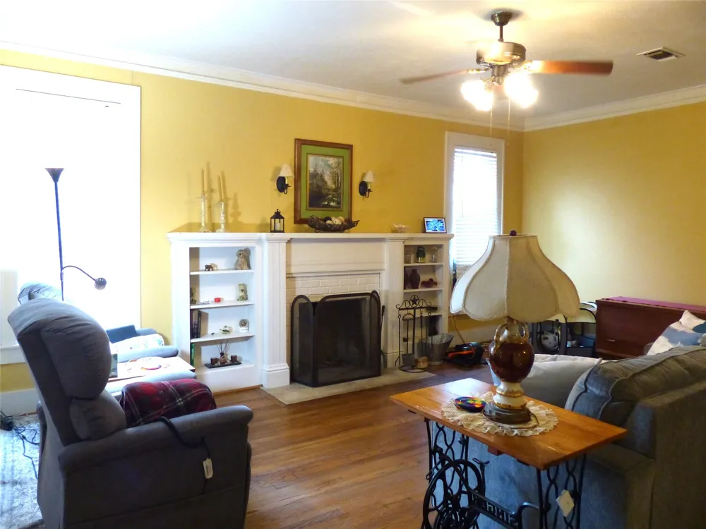 606 S Blackburn Brady, TX 76825