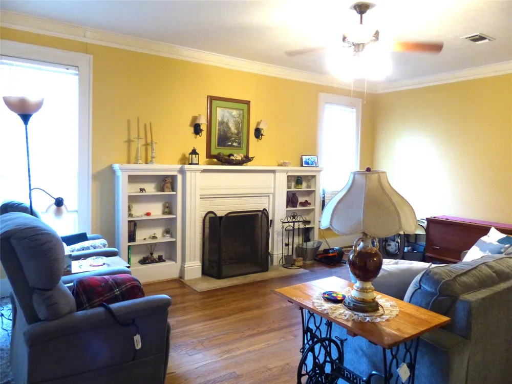 606 S Blackburn Brady, TX 76825