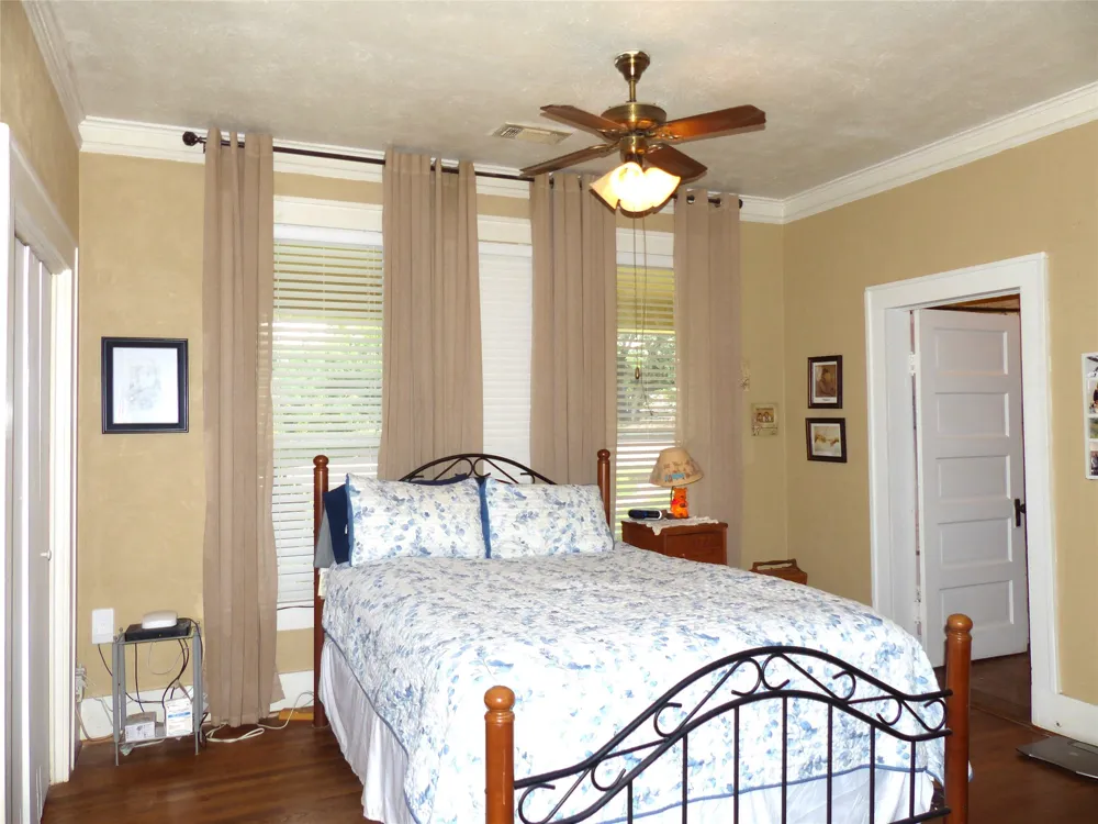 606 S Blackburn Brady, TX 76825