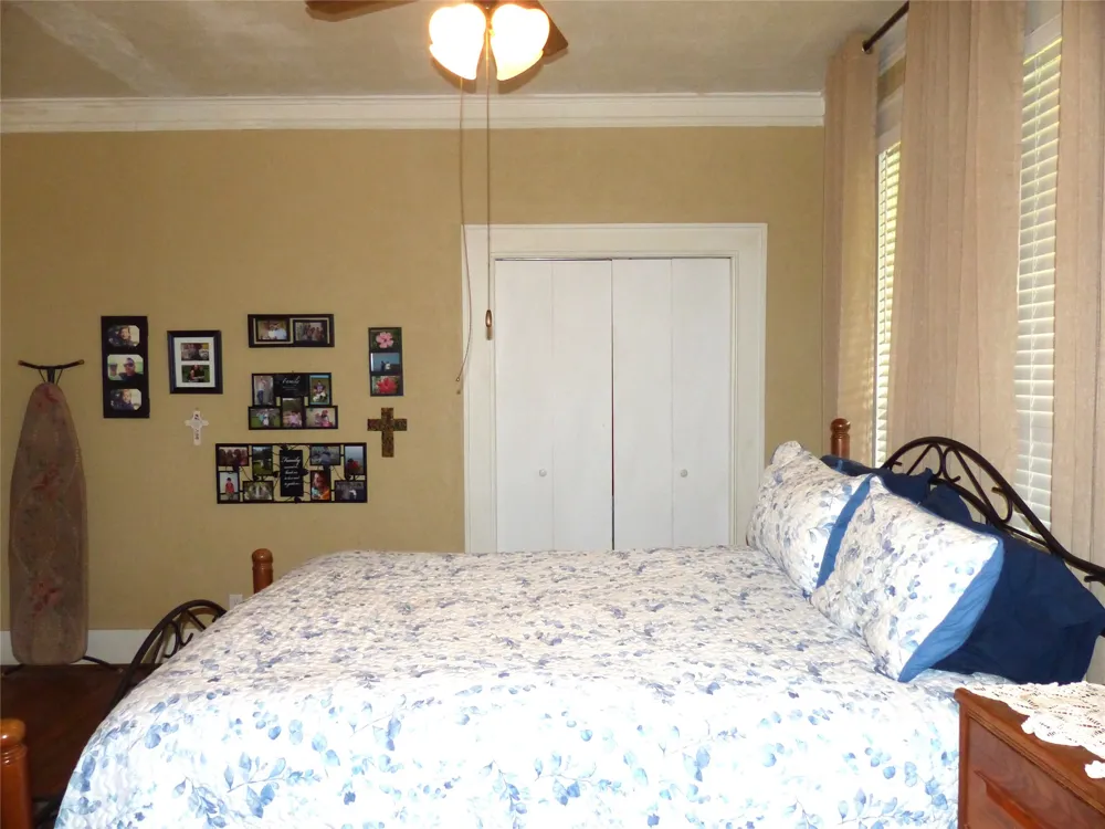 606 S Blackburn Brady, TX 76825