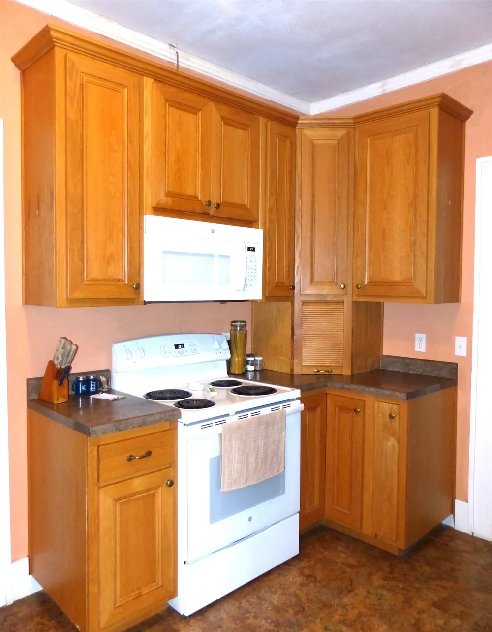 606 S Blackburn Brady, TX 76825