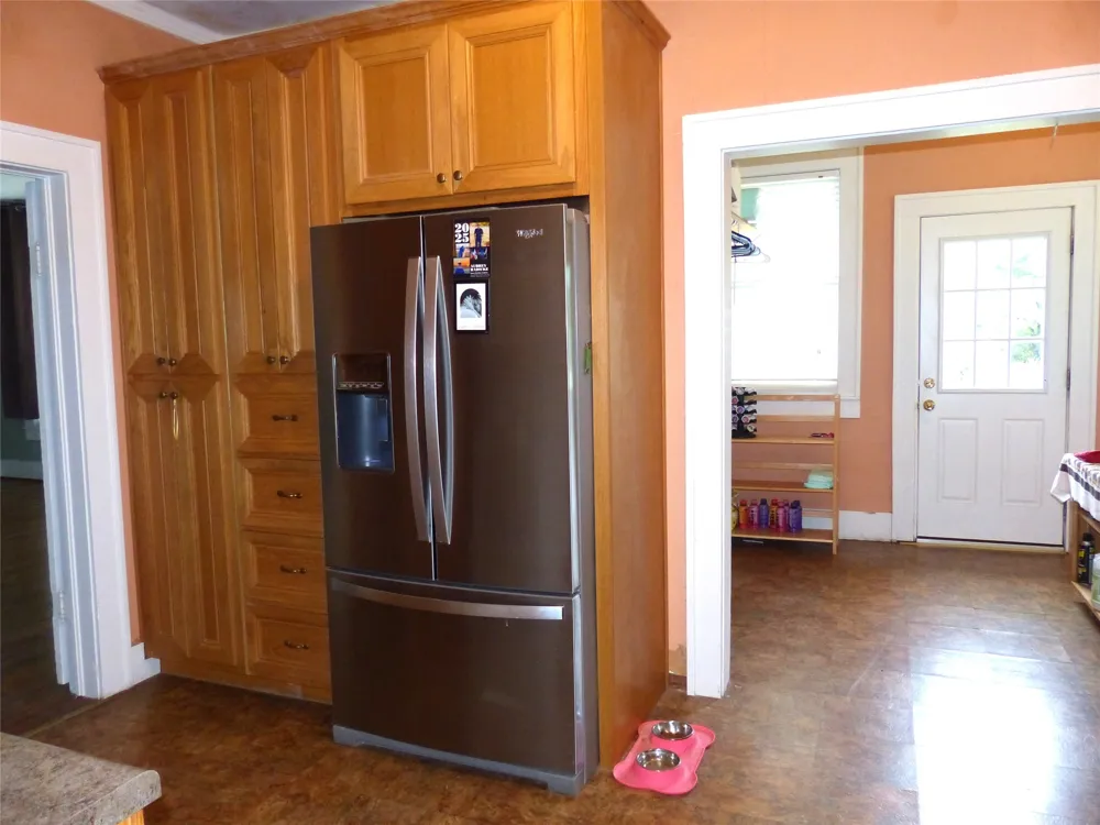 606 S Blackburn Brady, TX 76825