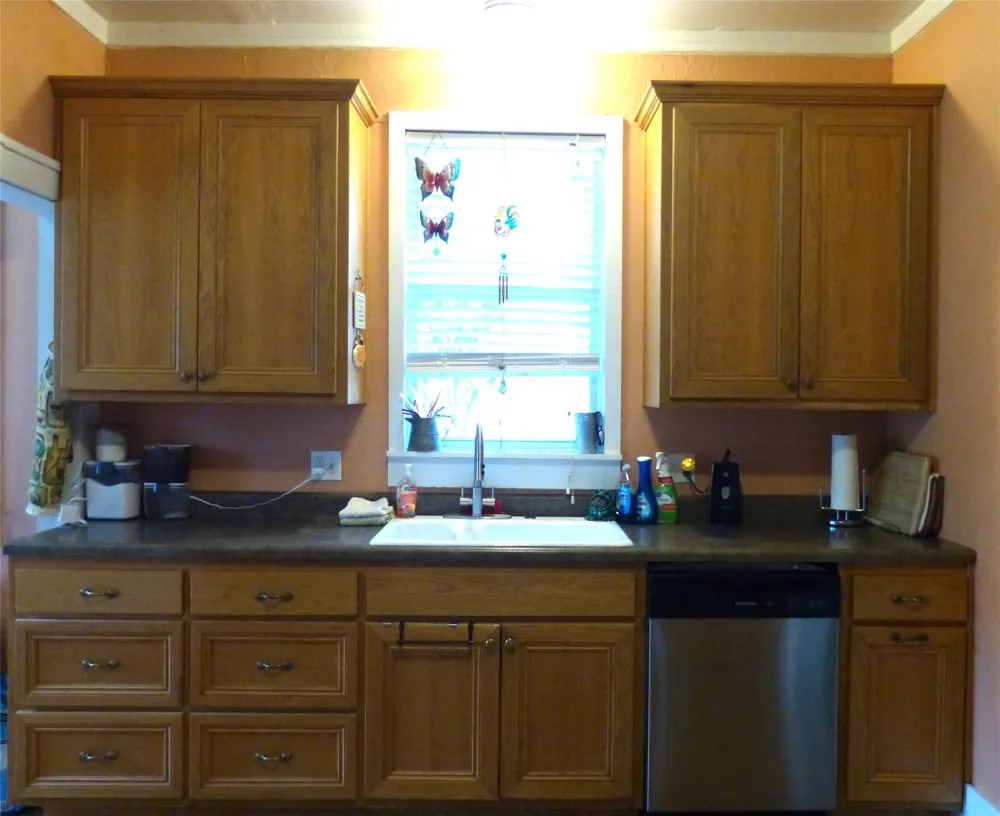 606 S Blackburn Brady, TX 76825