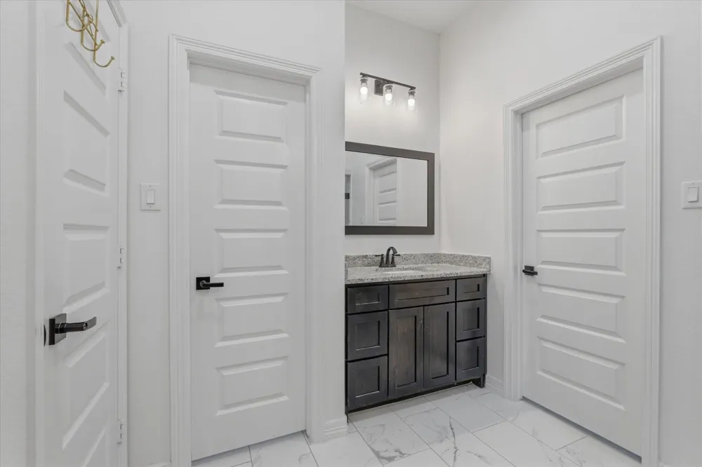 409 Little Spring Court Anahuac, TX 77514