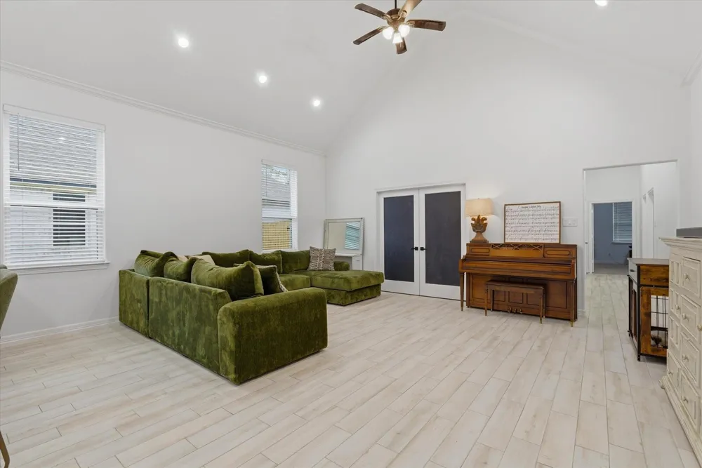 409 Little Spring Court Anahuac, TX 77514