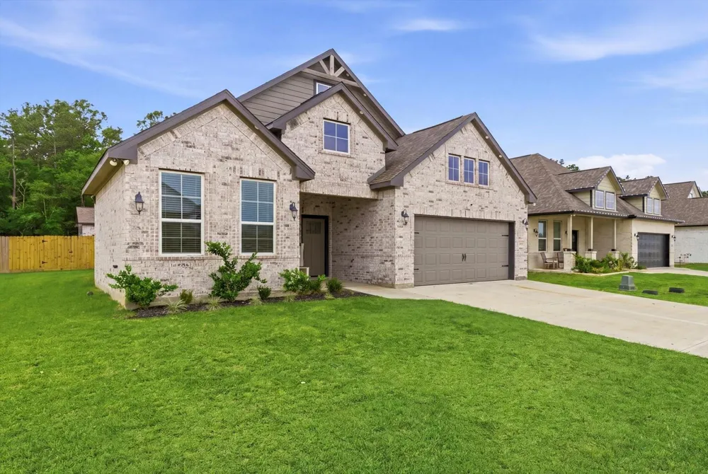 409 Little Spring Court Anahuac, TX 77514