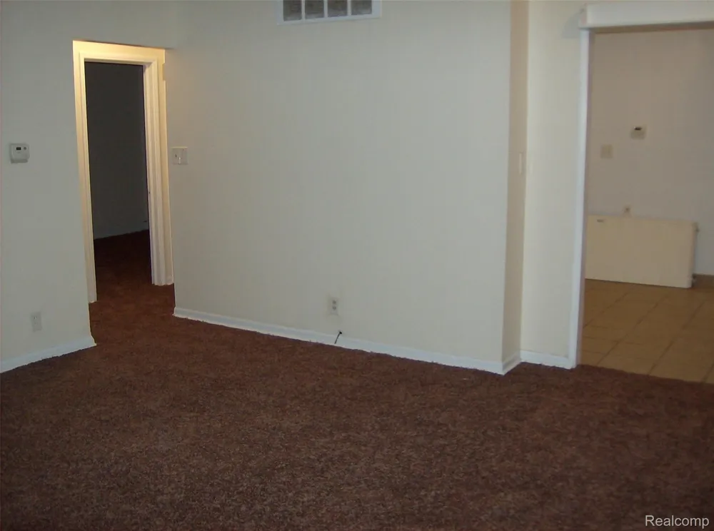 10641 TROY STREET Oak Park City, MI 48237