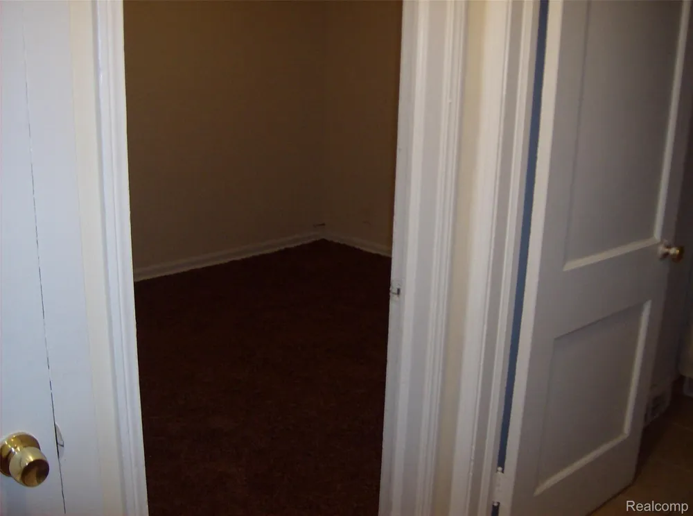 10641 TROY STREET Oak Park City, MI 48237
