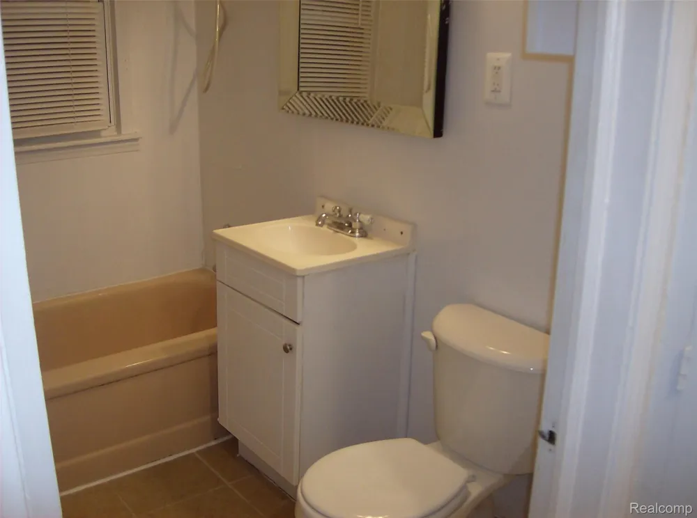 10641 TROY STREET Oak Park City, MI 48237