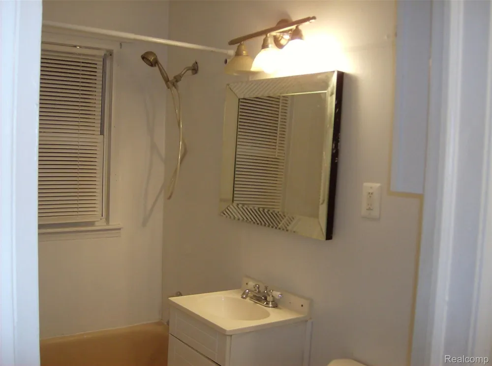 10641 TROY STREET Oak Park City, MI 48237