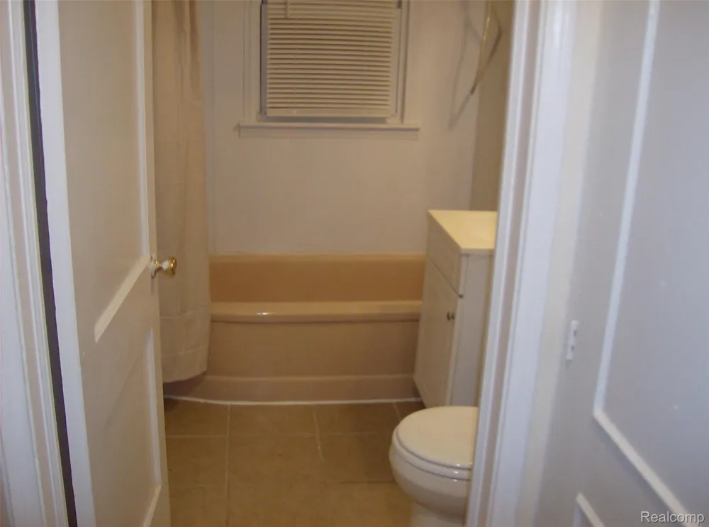 10641 TROY STREET Oak Park City, MI 48237