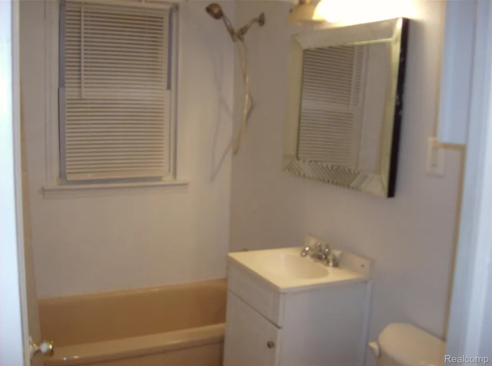 10641 TROY STREET Oak Park City, MI 48237