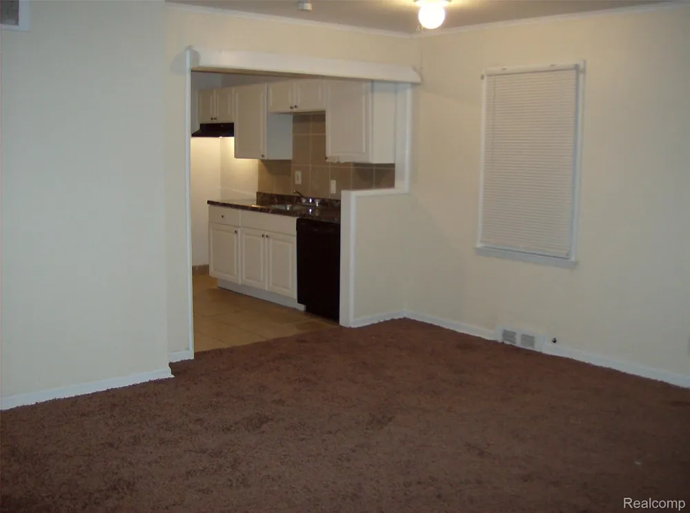 10641 TROY STREET Oak Park City, MI 48237