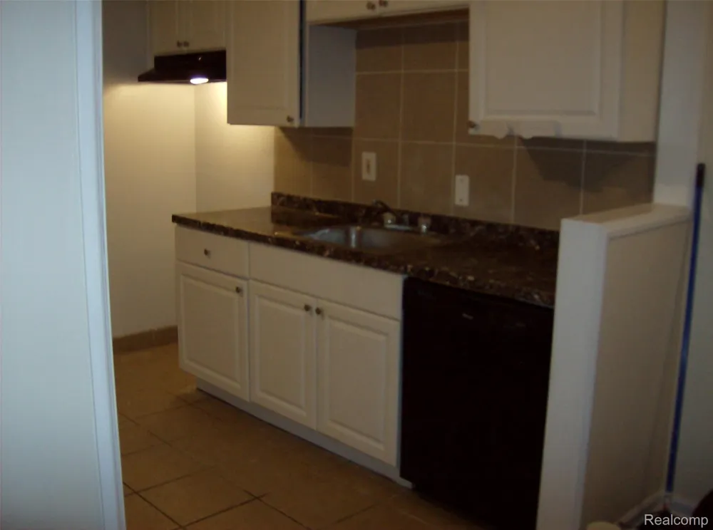 10641 TROY STREET Oak Park City, MI 48237