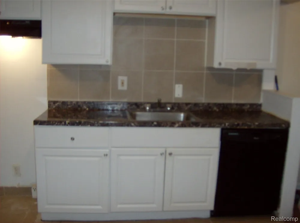 10641 TROY STREET Oak Park City, MI 48237