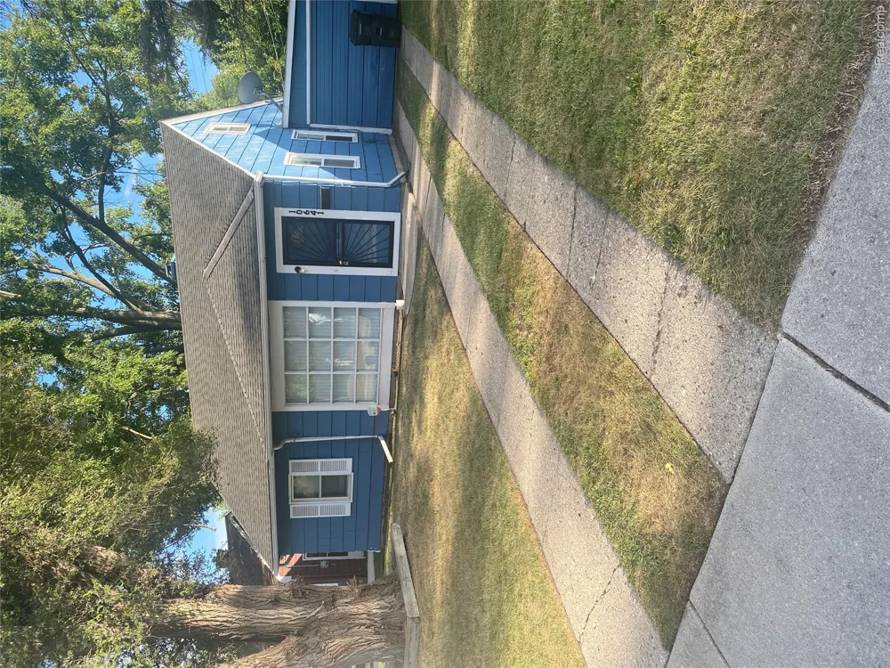 10641 TROY STREET Oak Park City, MI 48237