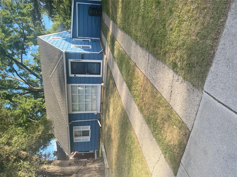 10641 TROY STREET Oak Park City, MI 48237